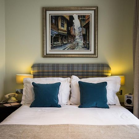 Judge'S Lodging York Exteriér fotografie A bedroom at the hotel