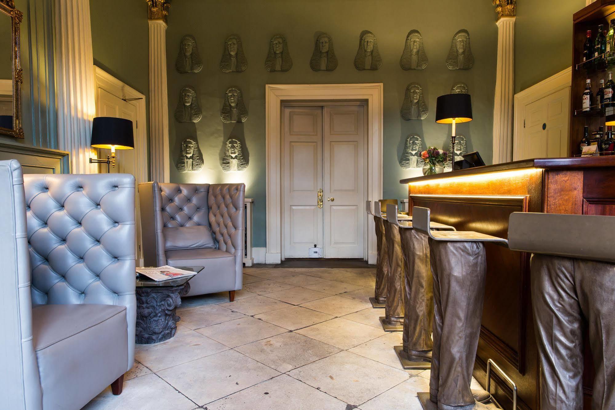 Judge'S Lodging York Exteriér fotografie The bar at the hotel