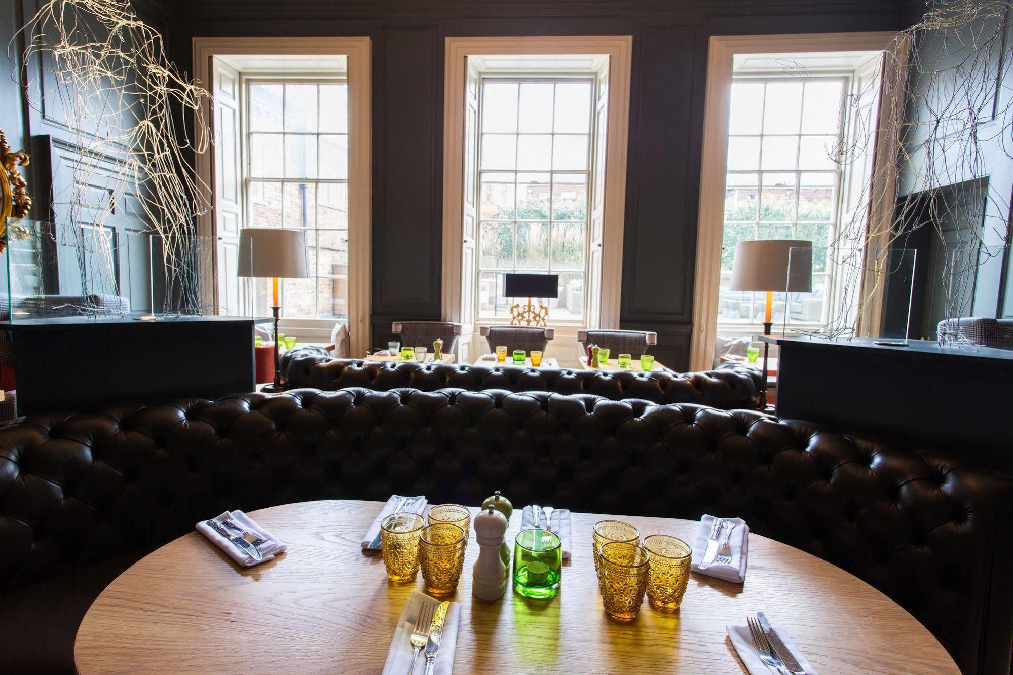 Judge'S Lodging York Exteriér fotografie The restaurant at The Old Ship