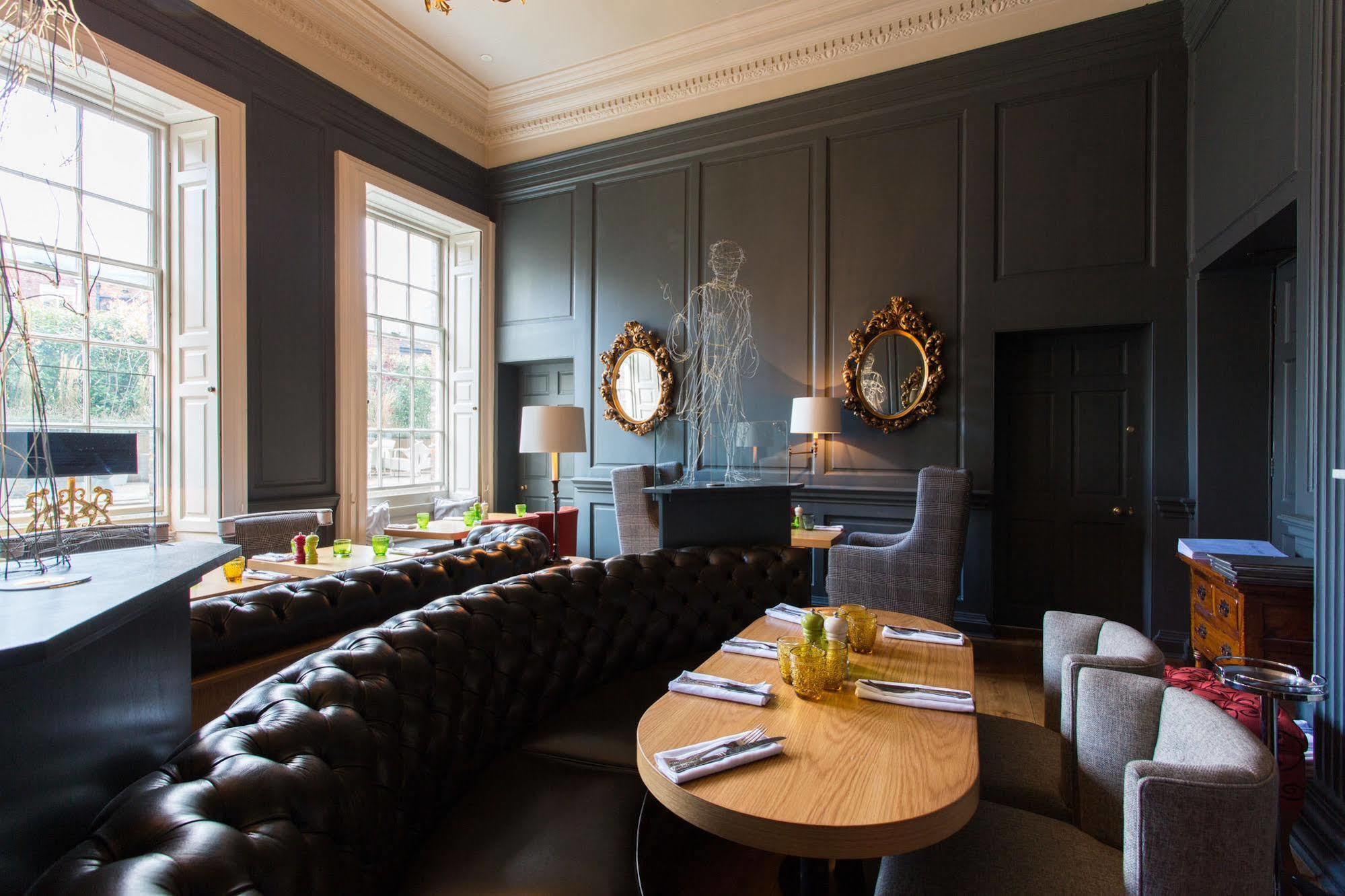 Judge'S Lodging York Exteriér fotografie The restaurant at The Ivy Temple Row